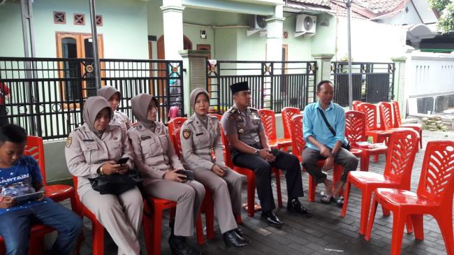 Sambang Duka, Kabid Humas Polda Banten Kunjungi Rumah Duka ASN Polri Almh. Titin.