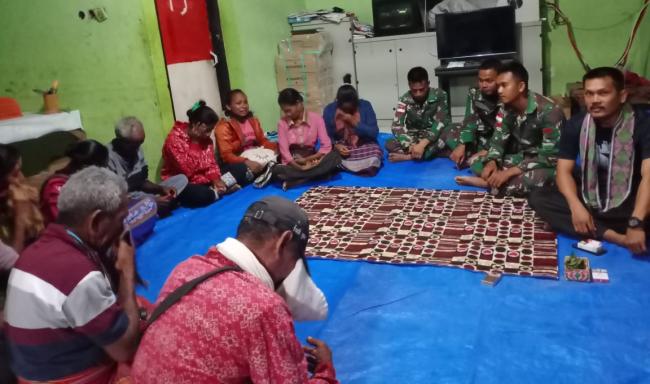 TNI Berhasil Pertemukan Seorang Ibu Yang Terpisah Dari Keluarganya Selama 18 Tahun