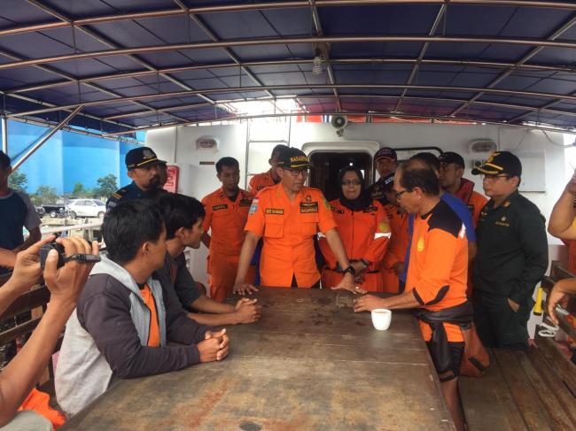 KAPAL PENGANGKUT SEMEN TENGGELAM DI PERAIRAN BENGKALIS.