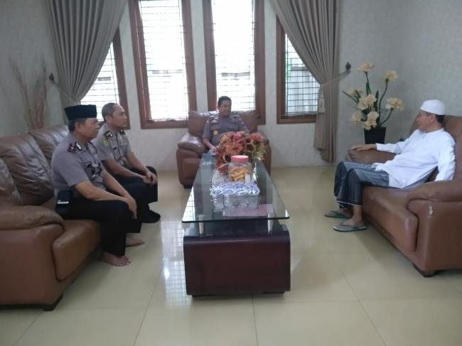 Karo SDM Polda Banten Kunjungi Kediaman Tokoh Agama