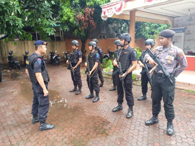 Jelang Perhelatan Pesta Demokraksi Polda BanteN Intens Jaga Kantor BAWASLU