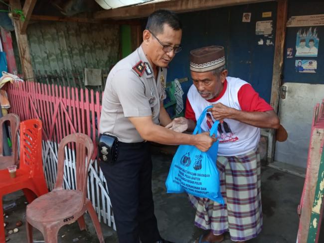 Polres Cilegon Salurkan Zakat Personil Angggota Polda Banten