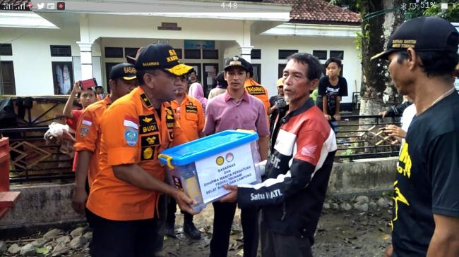 Basarnas Berikan Bantuan Kepada Korban Tsunami Banten