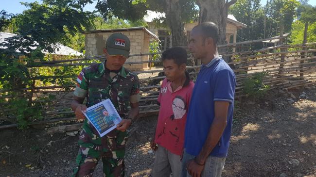 Cegah Penyebaran Virus Covid -19, TNI Sampaikan Pesan Panglima TNI Kepada Masyarakat Perbatasan