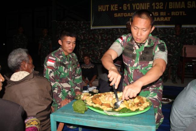 HUT Batalyon ke - 61, Satgas Pamtas RI-RDTL Yonif 132/BS, Gelar Acara Syukuran di Perbatasan