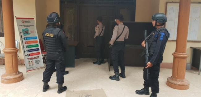 Menjelang Pemilu 2019, Brimobda Banten Perketat Penjagaan Kantor Bawaslu