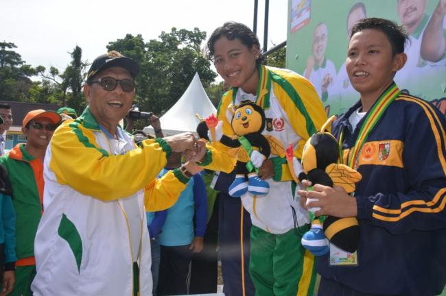 Perenang Kampar Raih Emas Pertama Porprov 2017, Hari Pertama Kumpulkan 3 Emas 1 Perak 2 Perunggu