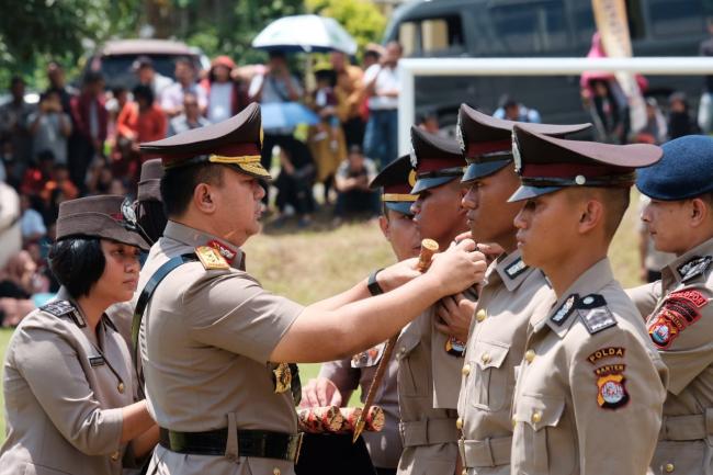 Mulai Dari Anak Tukang Pecel lele hingga Anak Satpam Pabrik, di lantik Kapolda Banten Jadi Bintara P