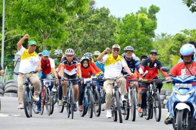 Azis Dukung Kegiatan Yang Dapat Angkat Nama Baik Kampar