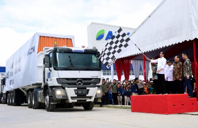 PRESIDEN RESMIKAN PABRIK VISCOSE RAYON TERINTEGRASI TERBESAR DI  INDONESIA