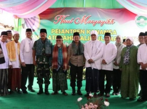 Kapolri dan Panglima TNI, Hadiri Acara Haul Masyayikh Pesantren Kananga.