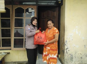 Ringankan Beban Masyarakat Kurang Mampu, Polda Banten Salurkan Zakat Penghasilan