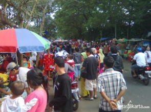 Pasar Tiban Kalibata Selalu Ramai Pengunjung