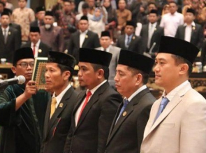 Ketua Defenitif DPRD Riau Periode 2019-2024 Resmi Dilantik