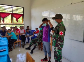 Cegah Penyebaran Virus Covid 19, Satgas Yonif 132/BS, Berikan Penyuluhan Kepada Masyarakat Perbatasa