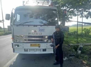 Amankan Logistik Pemilu 2019, Sat Brimobda Banten Kawal Pengiriman Surat Suara.