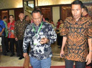 Hadiri Rakornas dengan Presiden RI, Bupati Kampar Siap Sinergitas dengan Program Pusat 