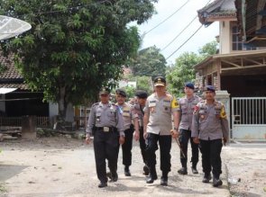Kapolda Banten Irjend Pol Drs Tomsi Tohir Msi Kunjungi Desa Sumur