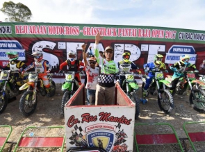 Kejuaraan Motorcross-Grasstrack Pantai Raja Open 2017 Hadirkan Pembalap Nasional 