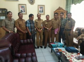 Disdukcapil Kampar Serahkan 552 e-KTP di Kecamatan Bangkinang Kota