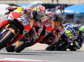 Rossi Tempel Marc Marquez, Dovizioso dan Zarco Menyusul