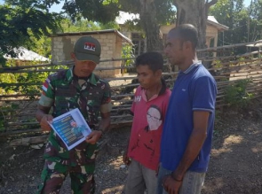 Cegah Penyebaran Virus Covid -19, TNI Sampaikan Pesan Panglima TNI Kepada Masyarakat Perbatasan