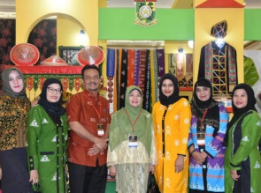 Songket Jadi Primadona Pada Pameran Kriya Nusa 2018