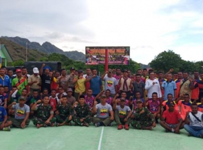 Menyambut HUT Yonif 132/BS ke 61, TNI dan Masyarakat Gelar Perlombaan  Bola Voli di Perbatasan