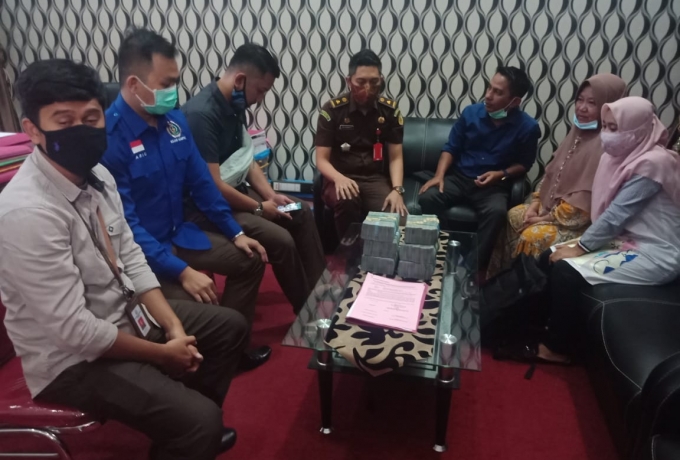 Terdakwa Korupsi Dana Makan Mimum SUT Kembalikan Kerugian Negara Sebesar Rp. 297.466.283