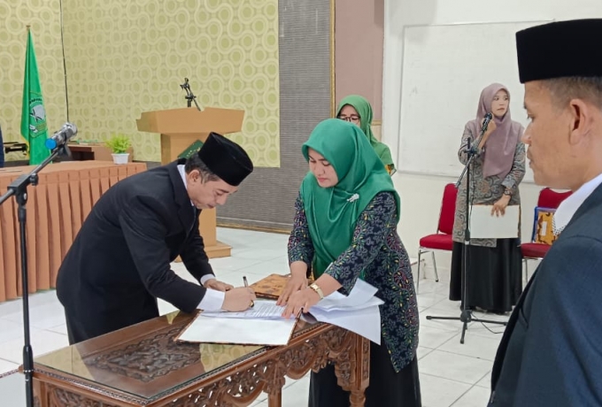 Kakan Kemenag Kampar Fuadi, Lantik Beberapa Pejabat Kepala KUA Dan Madrasah