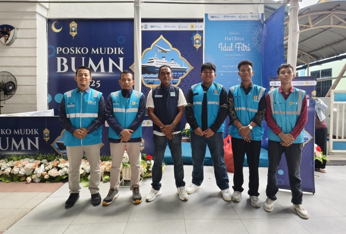 PLN, Pelindo, dan Pupuk Indonesia Siaga Layani Arus Balik Warga di Posko Mudik BUMN di Pelabuhan 