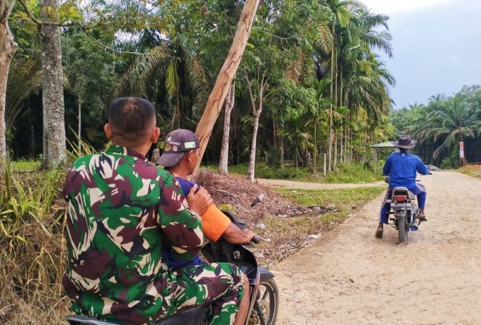 Babinsa Koramil 02 Rambah Kodim 0313/KPR Tingkatkan Patroli Karhutla