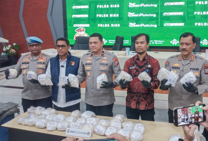 Polda Riau Gagalkan Peredaran 22,7 Kg Heroin di Bengkalis, Tiga Orang Diamankan