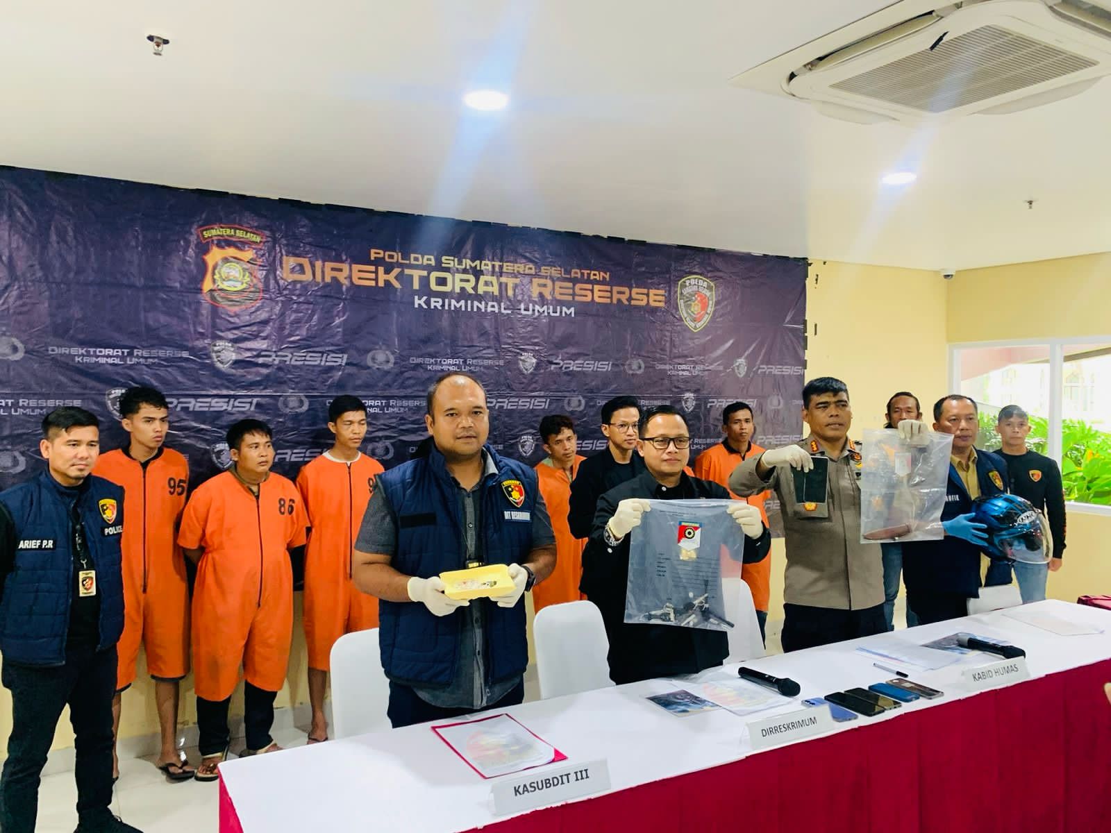 Sempat Viral, 7 Pelaku Curas Sadis yang Lukai Nasabah Bank dibekuk Tim Jatanras Krimum Polda Sumsel.