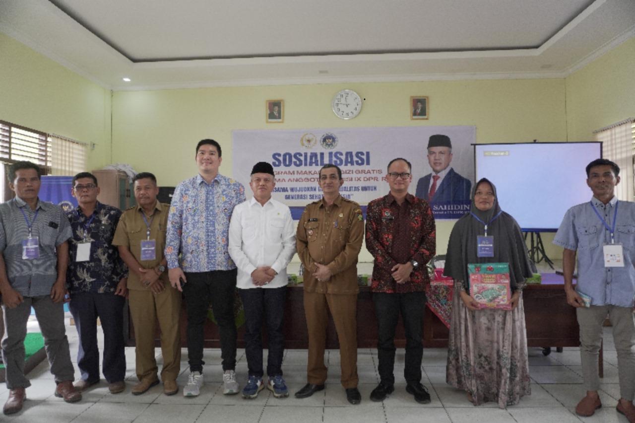 BGN dan DPR RI Gelar Sosialisasi Program Makan Bergizi Gratis Hadir di Desa Petapahan Riau