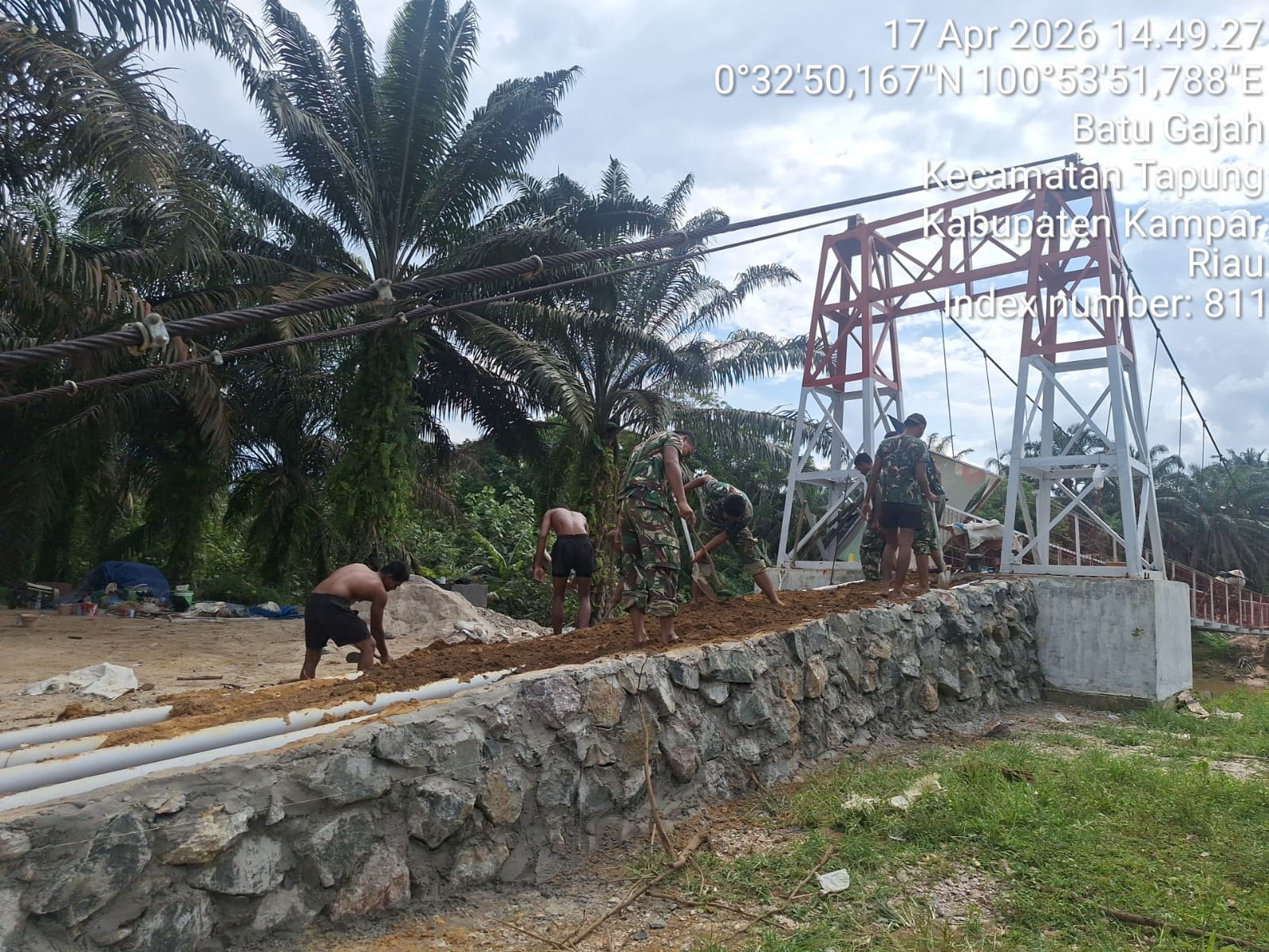 Jembatan Garuda Terjang Jarak 100 KM, Prajurit Kodim 0313/KPR Tak Kenal Lelah Memikul Asa Warga