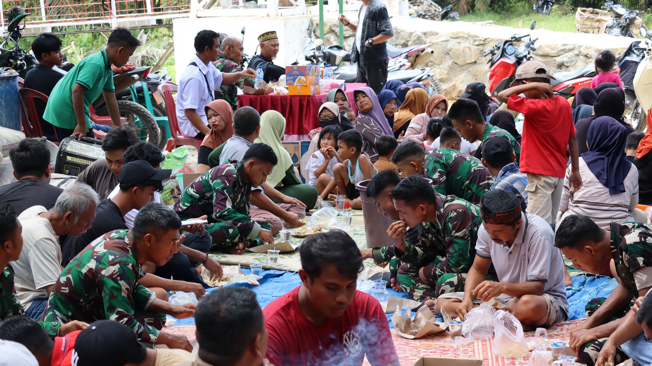 Sukacita Warga Batu Gajah Gelar Syukuran Jembatan Gantung Garuda, TNI dan Rakyat Bahu-Membahu