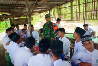 Danpos Pelalawan Menyambangi Dan Sosialisasikan Anti Bullying Dan Bahaya Narkoba Di MTSN 